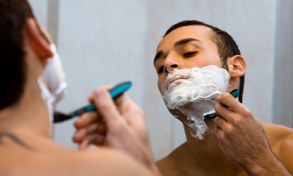 Как бреются настоящие мужчины не как